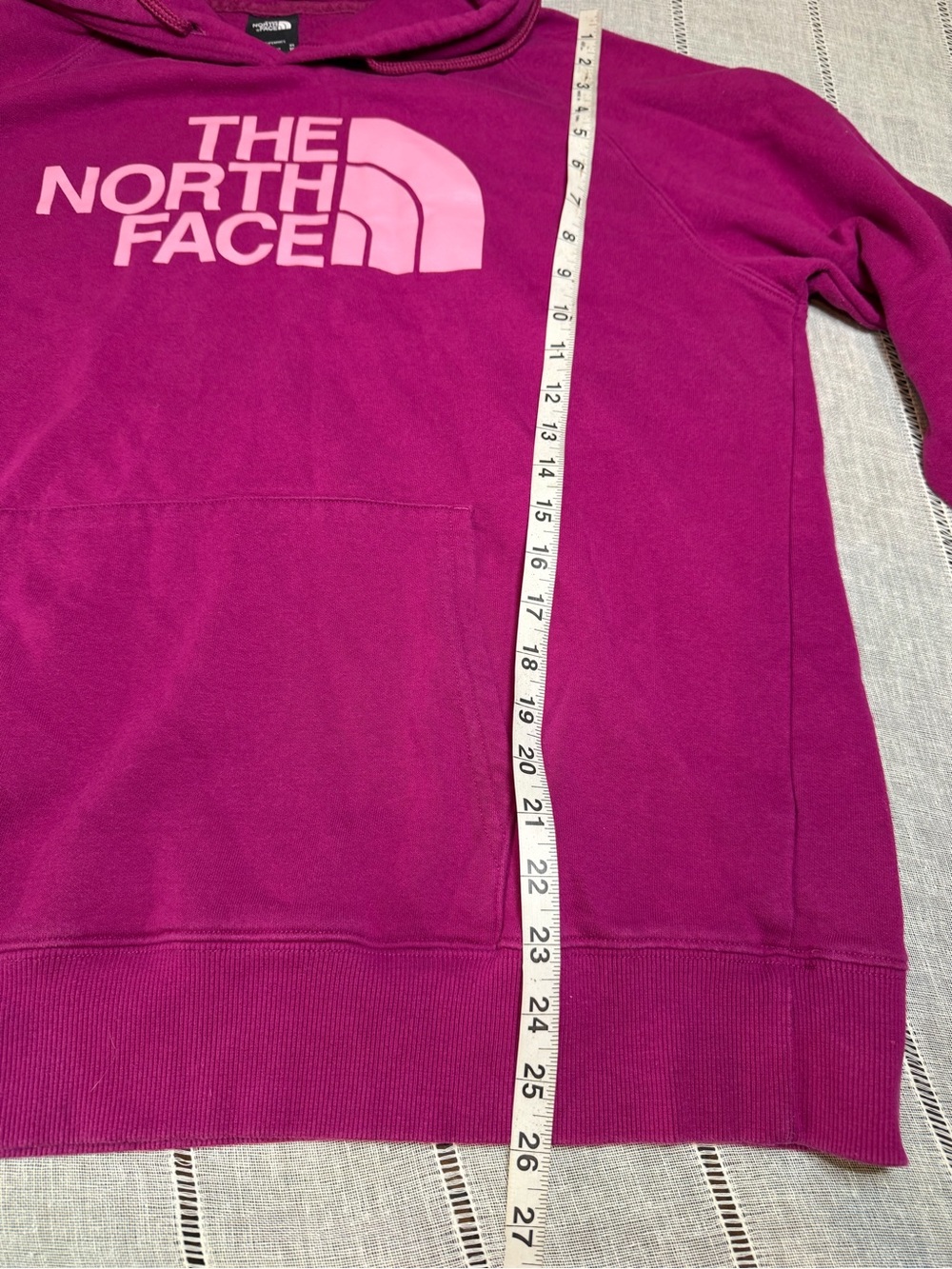 The North Face Women's Berry Pullover Hoodie with White Logo - Picture 9 of 10